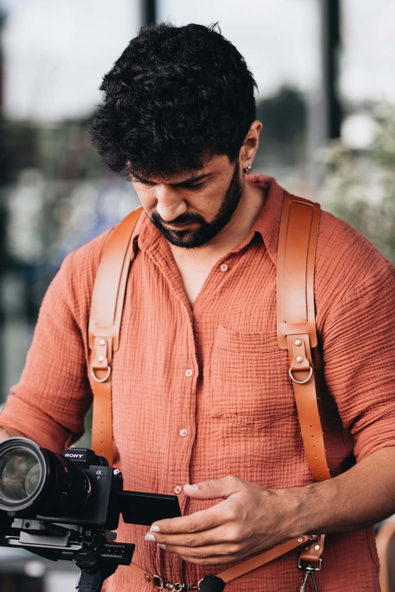robin-films-videograf-mit-gimbal-bei-der-arbeit